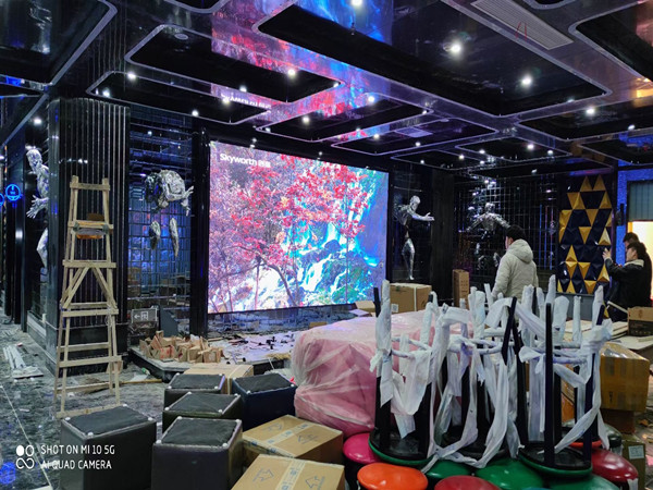 墨脱室内P2.5全彩显示屏